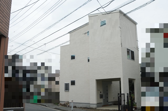 ピロティのある3階建注文住宅（横浜市）