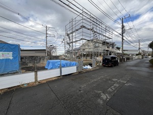 変形敷地に建つスタイリッシュガレージハウス（横浜市）